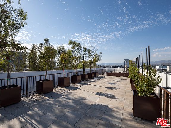 5th image of 11115 McCormick St #220