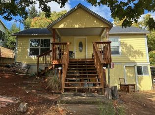 1932 NE Commercial Ave, Roseburg, OR 97470