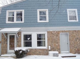 312 Farmington Ln, Vernon Hills, IL