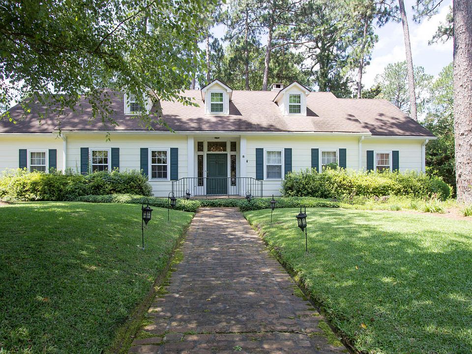 1st image of 8 Belle Wood Dr