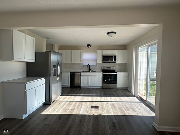 3rd image of 2741 Dawnlake Dr