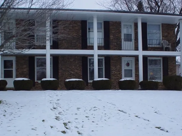 505 Devonshire Rd #A-d, Washington, IL 61571