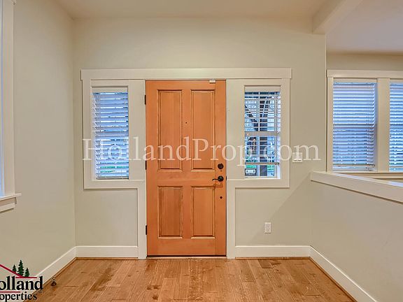 4th image of 497 NE 77th Ave