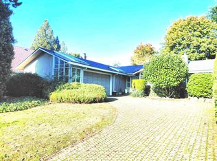 10430 Fraserglen Dr, Surrey, BC V4N 1T5