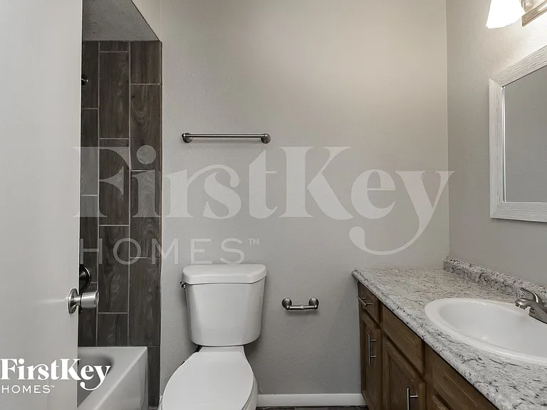 5909 S Palm Dr — Photo 13
