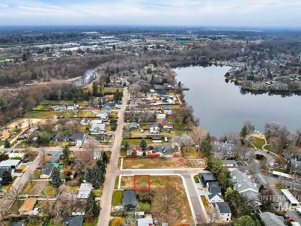 1st image of 3018 N Water Run Ln
