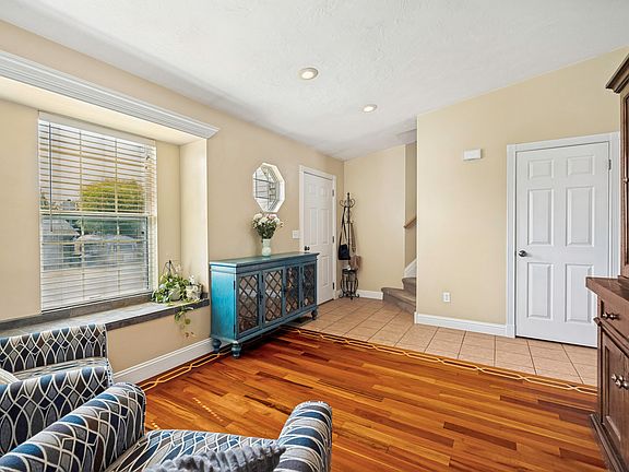 2nd image of 6902 S Lynaria Ct