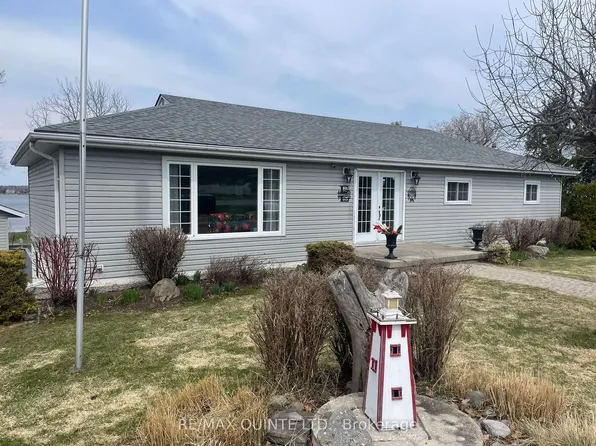 1752 County Road 3 Rd, Prince Edward County, ON K0K 1L0