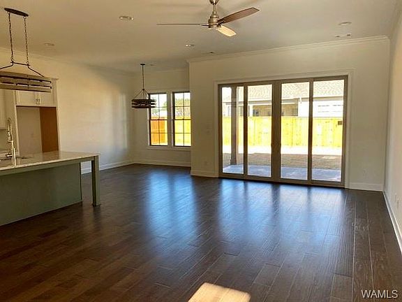3rd image of 840 Arundell St #625