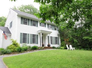 8 Hillside Dr, Veazie, ME 04401