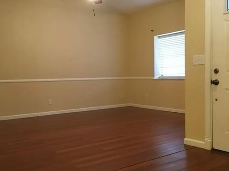 1105 Rebecca Ave — Photo 7