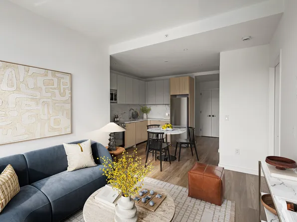5055 Broadway 307 image 2 of 17