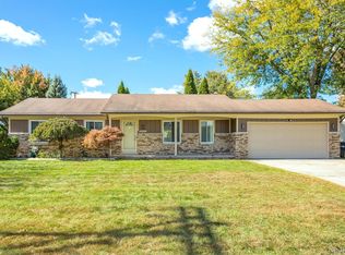 42101 Bobjean St, Sterling Heights, MI 48314