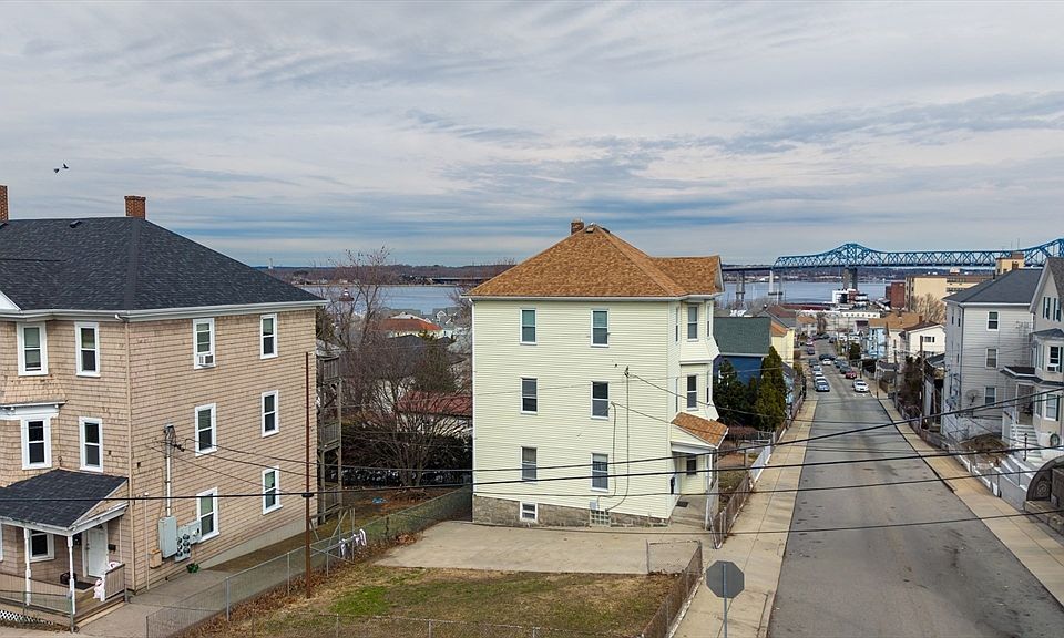 1st image of 221 Beach St