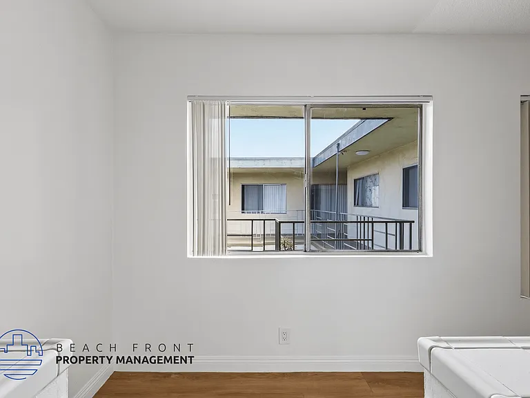 Portofino Apartments — Photo 12