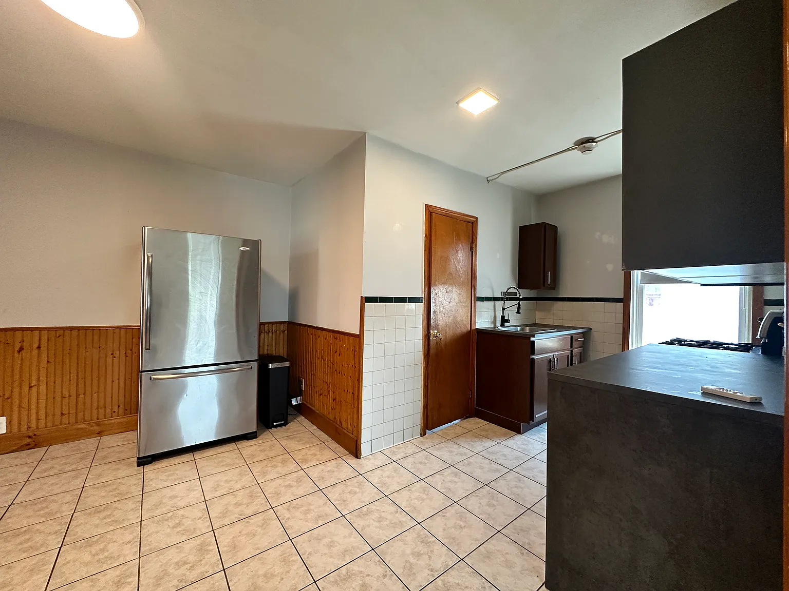 166 Wood St — Photo 4
