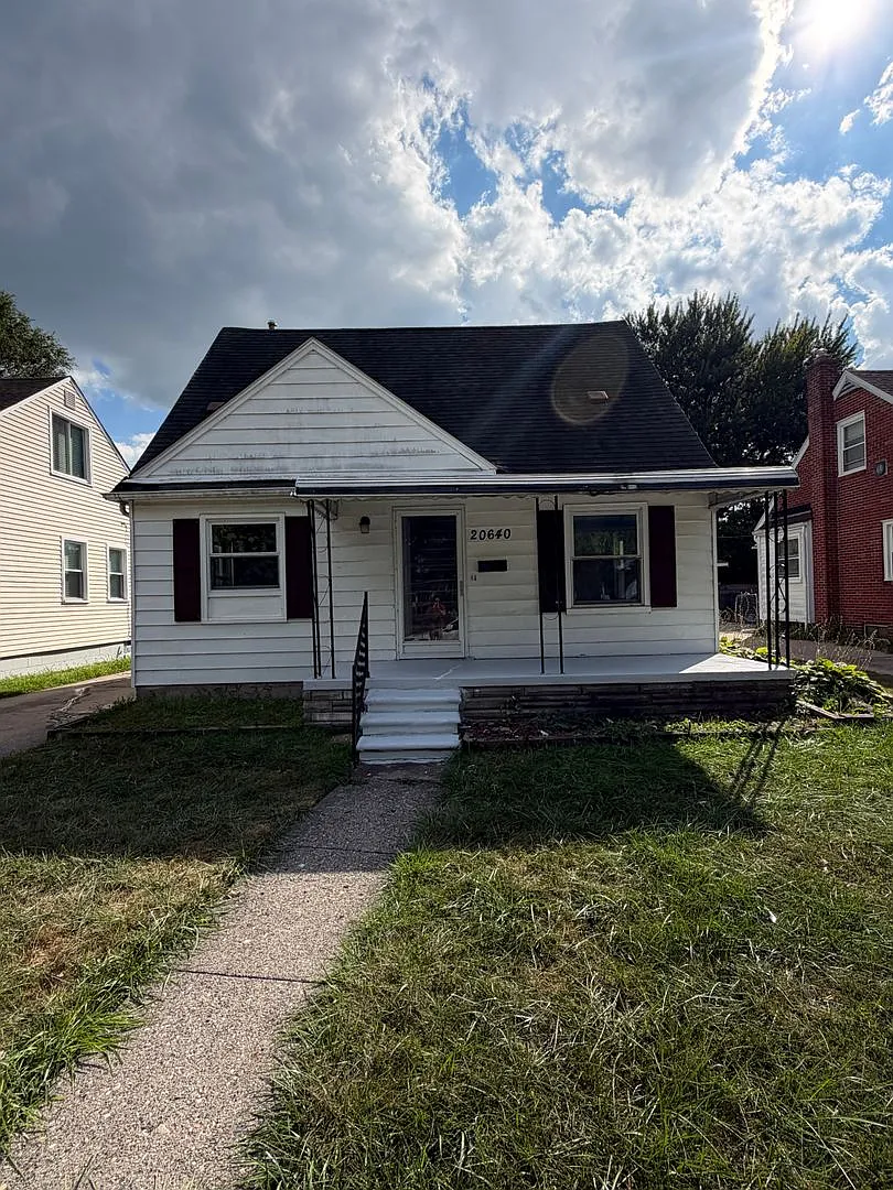 20640 Kenosha St, Harper Woods, MI 48225 — Photo 1