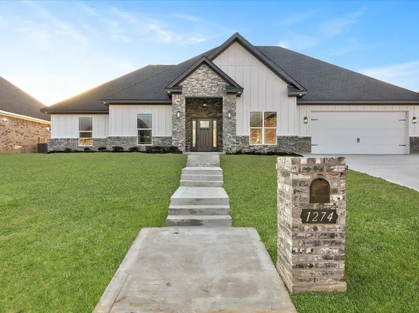 1274 Bourbon St, Bridge City, TX 77611