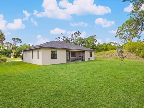 5th image of 241 Hoffer St