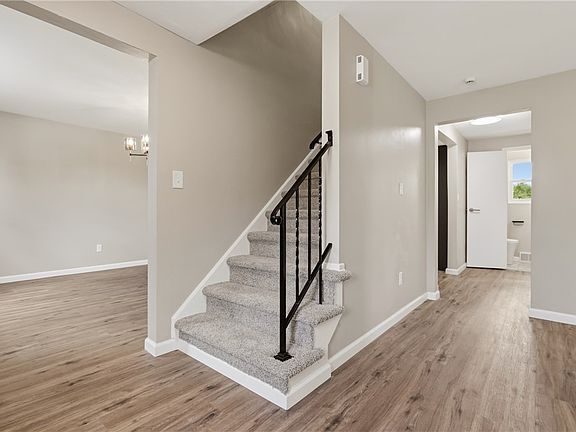 5th image of 348 Fielding Dr