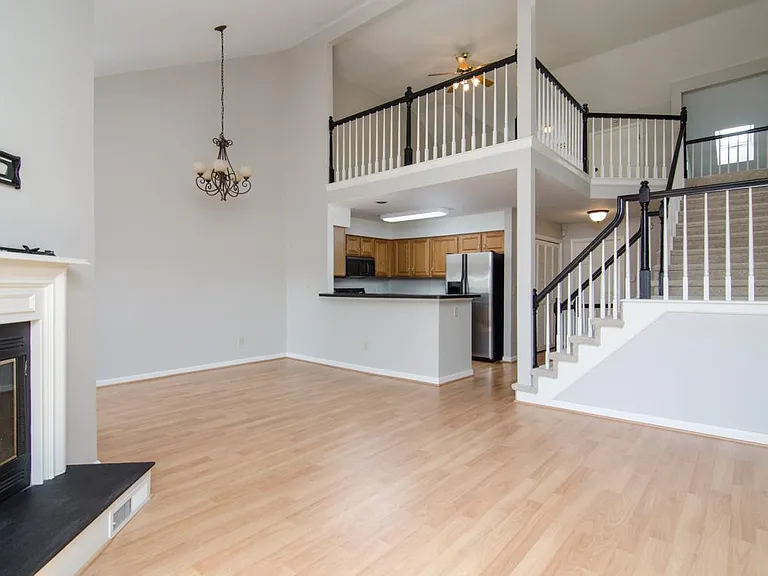 254 Glenstone Cir — Photo 11