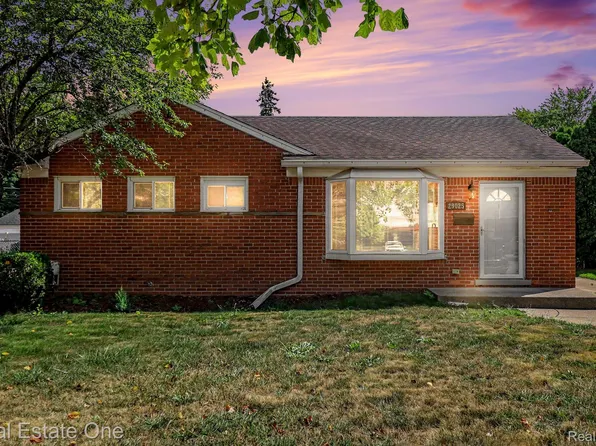 29025 W Chicago St, Livonia, MI 48150
