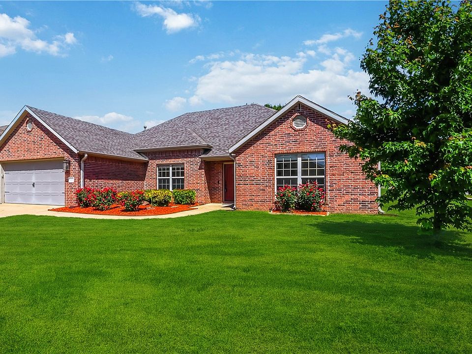 1st image of 536 N Fox Meadows Ln