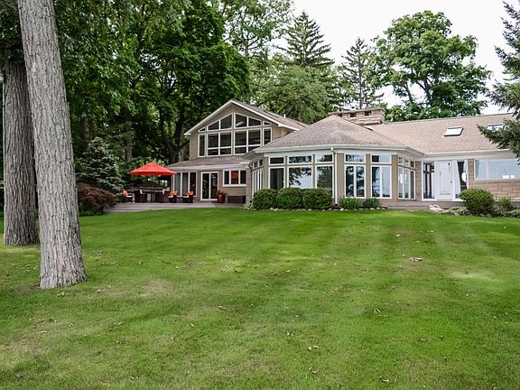 062-Rear_View-3036658-large