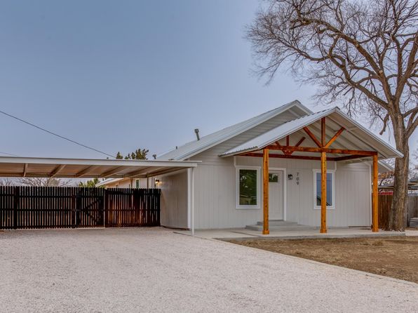 709 3rd St, Abernathy, TX 79311