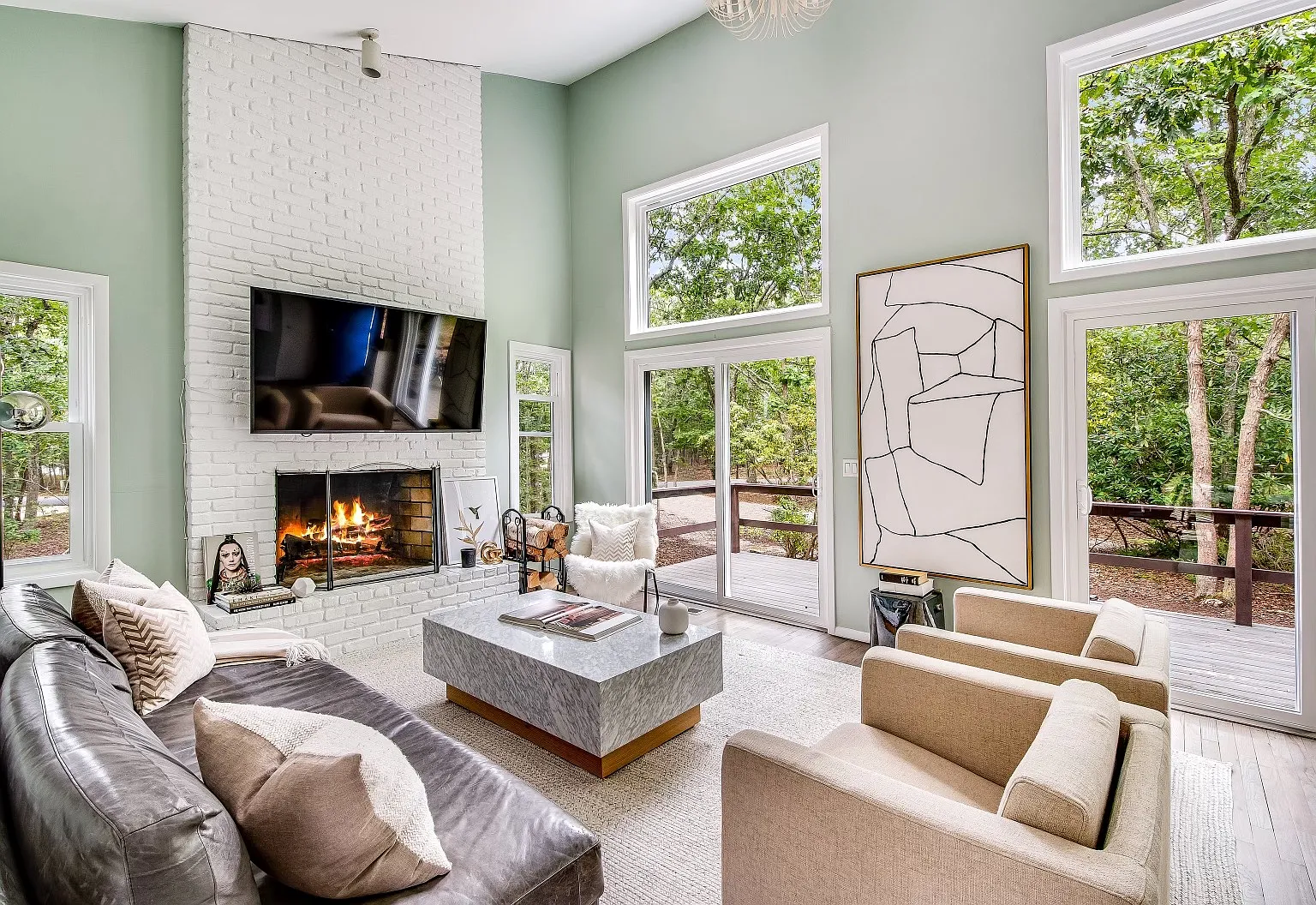 Newly Renovated Year Round Rental Near Gardiners Bay — Photo 4