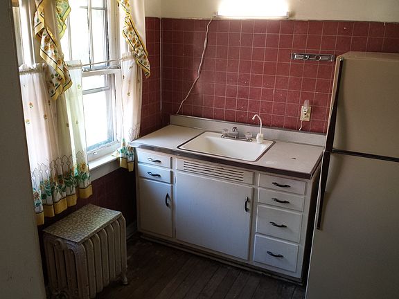 4th image of 1107 Brown Ave APT 2