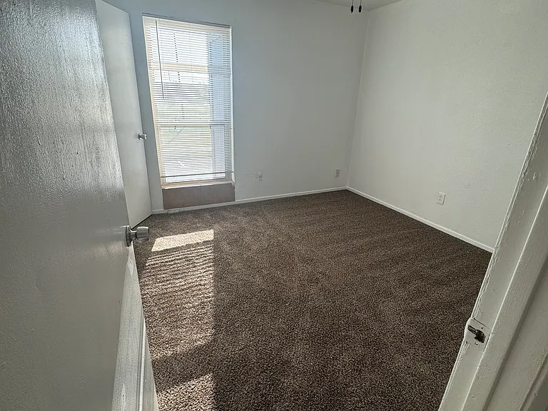 408 Lee St #D — Photo 6