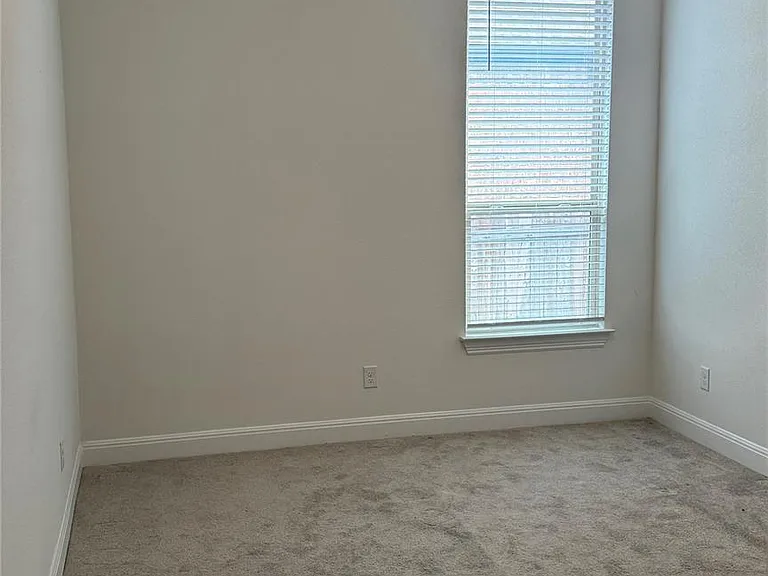 352 Olympic Park Dr — Photo 17