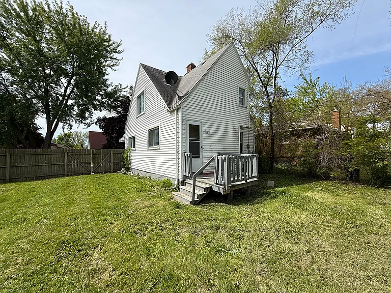11377 Sherman Ave — Photo 2