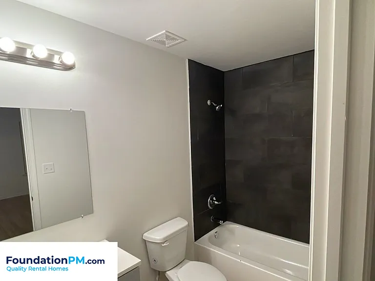 5 E Byfield Dr — Photo 19