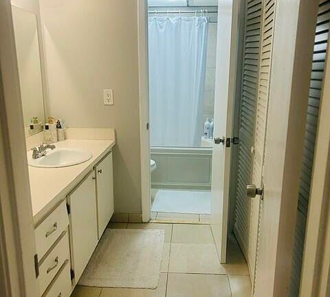 3rd image of 642 NW 13th St #220