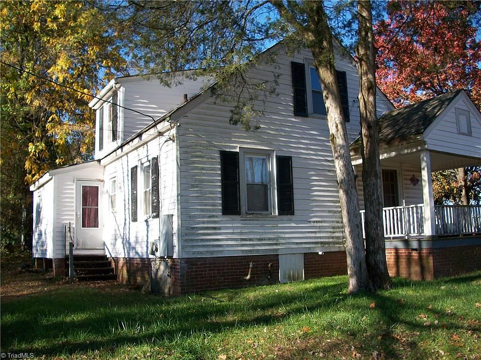 2nd image of 302 Polo Rd