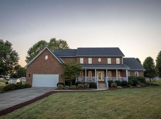 4 Grandview Dr, Milton, WV 25541