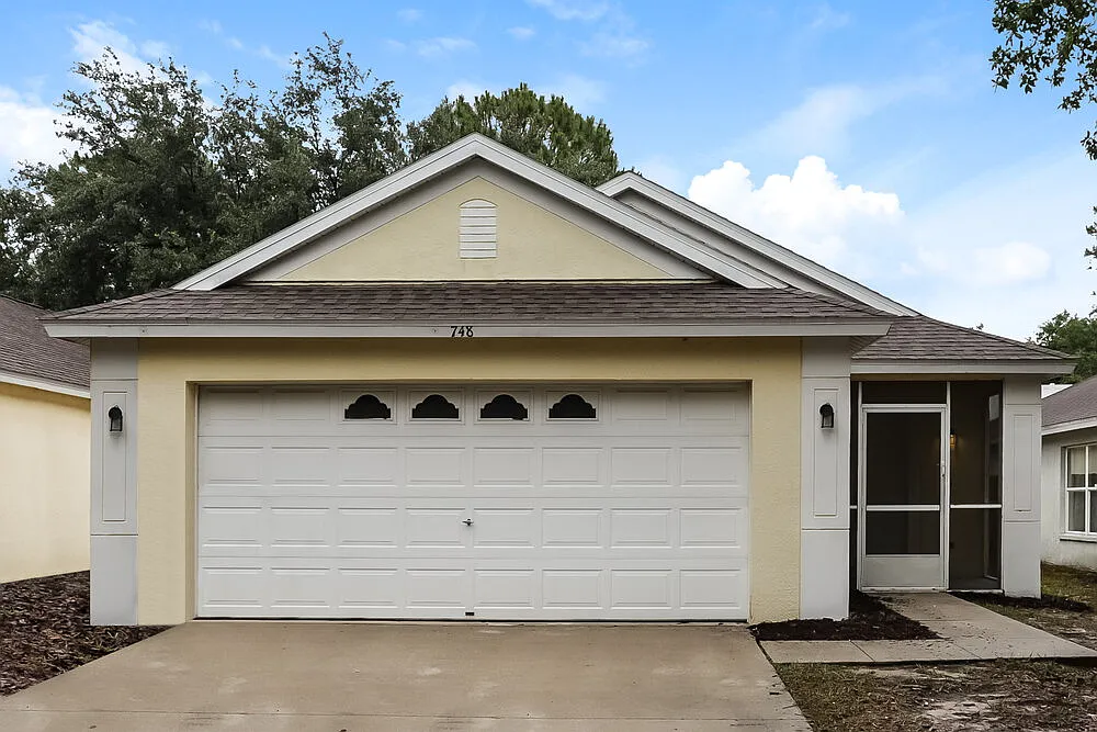 3 bed, 2.0 bath, 1272 sqft, $3,220 — Photo 1