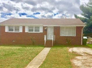 30 Edmonds Ave, Petersburg, VA 23803