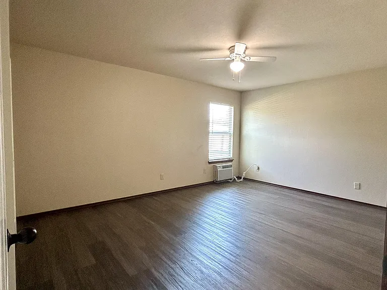 2315 SW H Ave — Photo 12