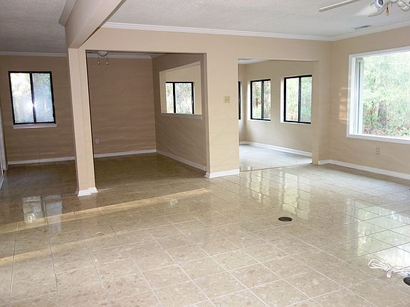 3rd image of 4 Headlands Dr