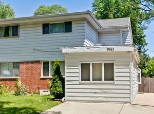 9413 Ironwood Ln, Des Plaines, IL 60016