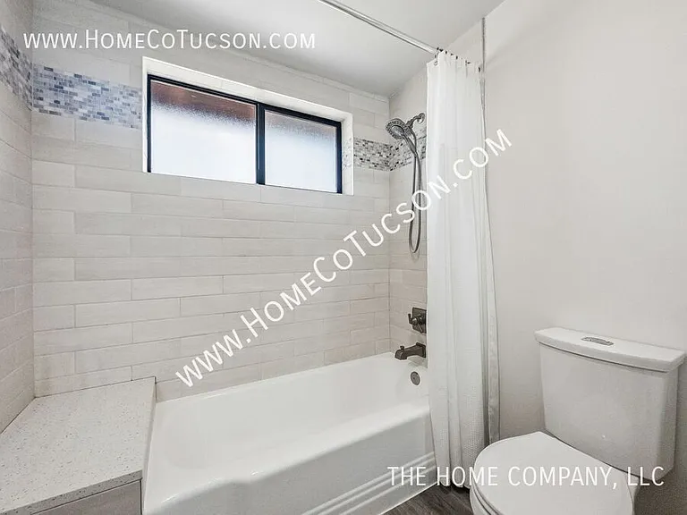 120 E Magee Rd — Photo 26