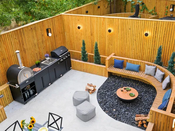 19 North Henry Street image 2 of 37