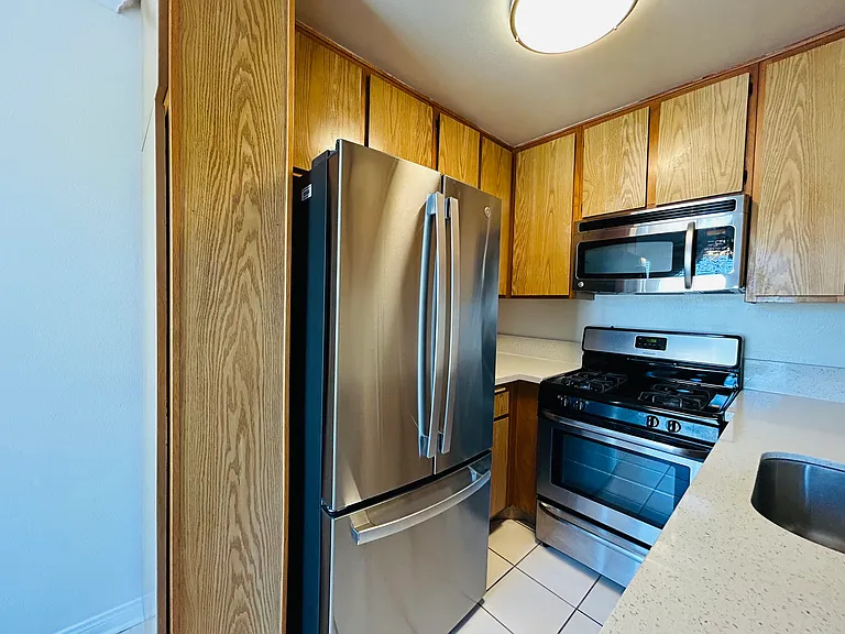 10520 National Blvd — Photo 13