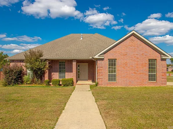 6100 Base Meadows Dr, Jacksonville, AR 72076