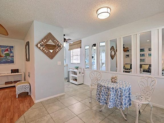 3rd image of 47 Woodland Dr