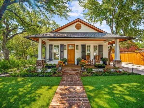 119 W Bluff St, Granbury, TX 76048