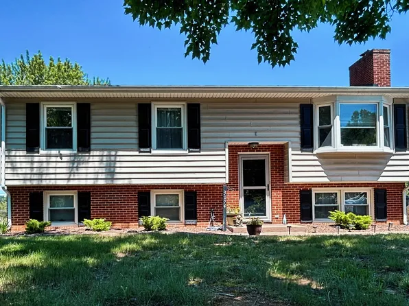 3074 Bandy Rd, Roanoke, VA 24014